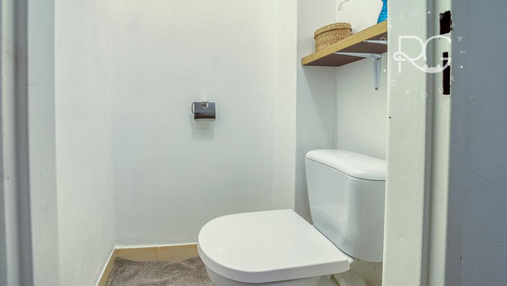 =PREDANÉ= Pekný priestranný svetlý 2izbový byt v tichej časti plnej zelene v Novom Meste