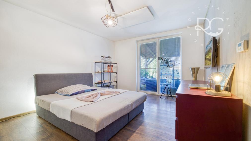 =PREDANÉ= Pekný RD s nádhernou záhradou a priestranným pozemkom vo Hviezdoslavove