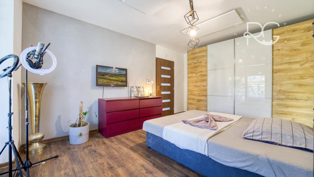 =PREDANÉ= Pekný RD s nádhernou záhradou a priestranným pozemkom vo Hviezdoslavove