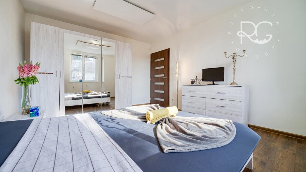 =PREDANÉ= Pekný RD s nádhernou záhradou a priestranným pozemkom vo Hviezdoslavove