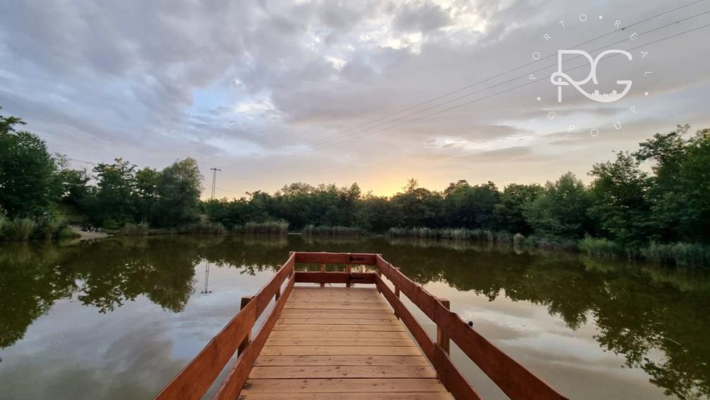 =PREDANÉ= Pekný RD s nádhernou záhradou a priestranným pozemkom vo Hviezdoslavove