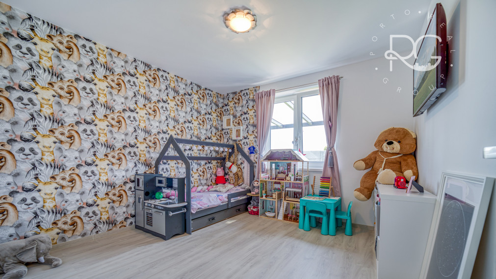 =PREDANÉ=VIDEOPREHLIADKA: Krásny dizajnový bungalov s veľkým pozemkom v Moste pri BA