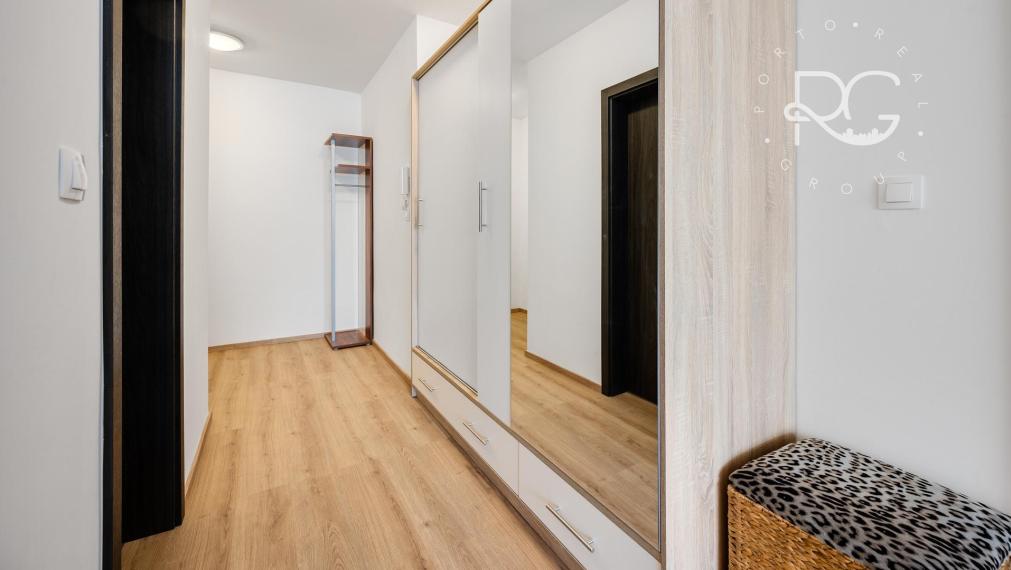 =PRENAJATÉ=Zariadený klimatizovaný 2,5izb byt v Ružinove na Trnavskej orientovaný do tichého vnútrobloku