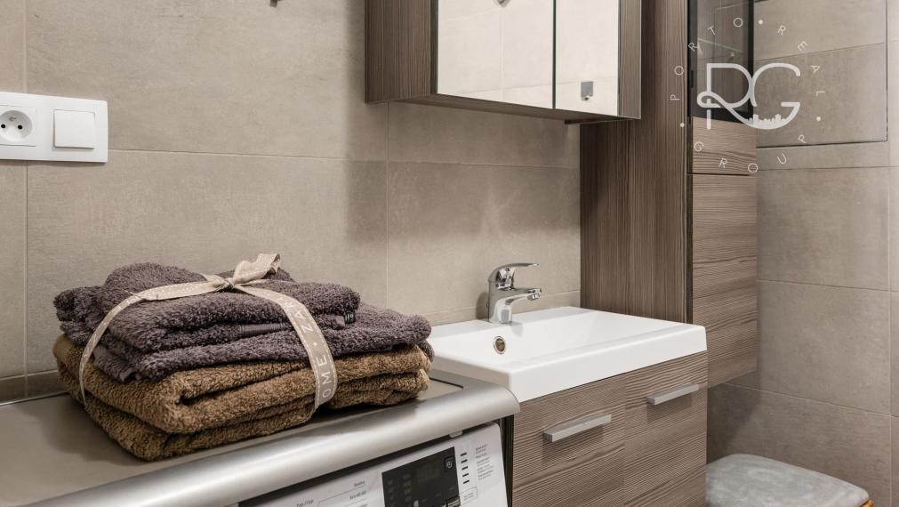 =PRENAJATÉ=Zariadený klimatizovaný 2,5izb byt v Ružinove na Trnavskej orientovaný do tichého vnútrobloku