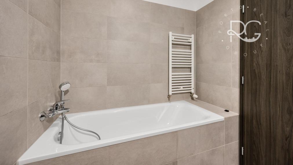 =PRENAJATÉ=Zariadený klimatizovaný 2,5izb byt v Ružinove na Trnavskej orientovaný do tichého vnútrobloku