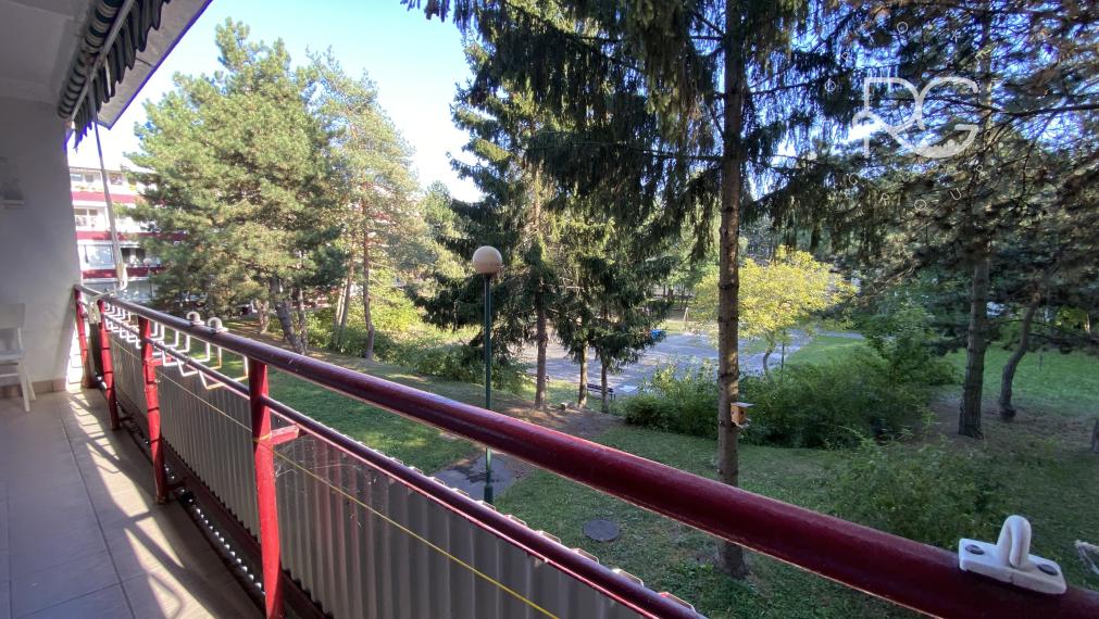 =PREDANÉ=4izb byt s priestrannou loggiou v krásnom prostredí plnom zelene vhodný na rekonštrukciu na Púpavovej ulici