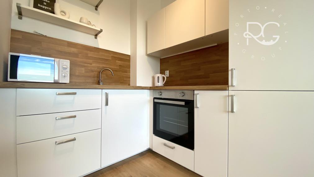 =PRENAJATÉ= Úplne nový zariadený moderný 1izb byt s loggiou, pivnicou a parkovaním v Miloslavove