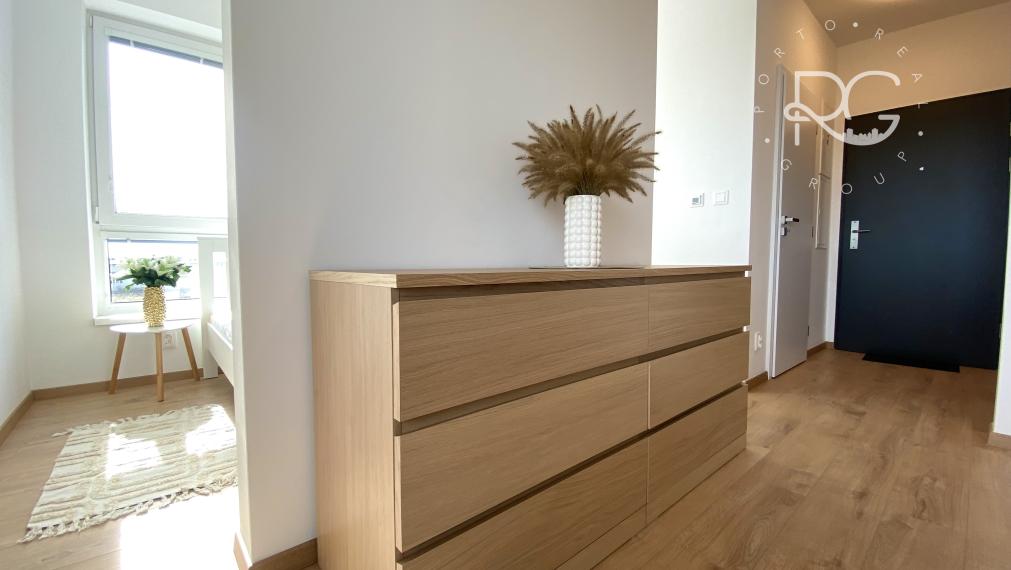 =PRENAJATÉ= Úplne nový zariadený moderný 1izb byt s loggiou, pivnicou a parkovaním v Miloslavove