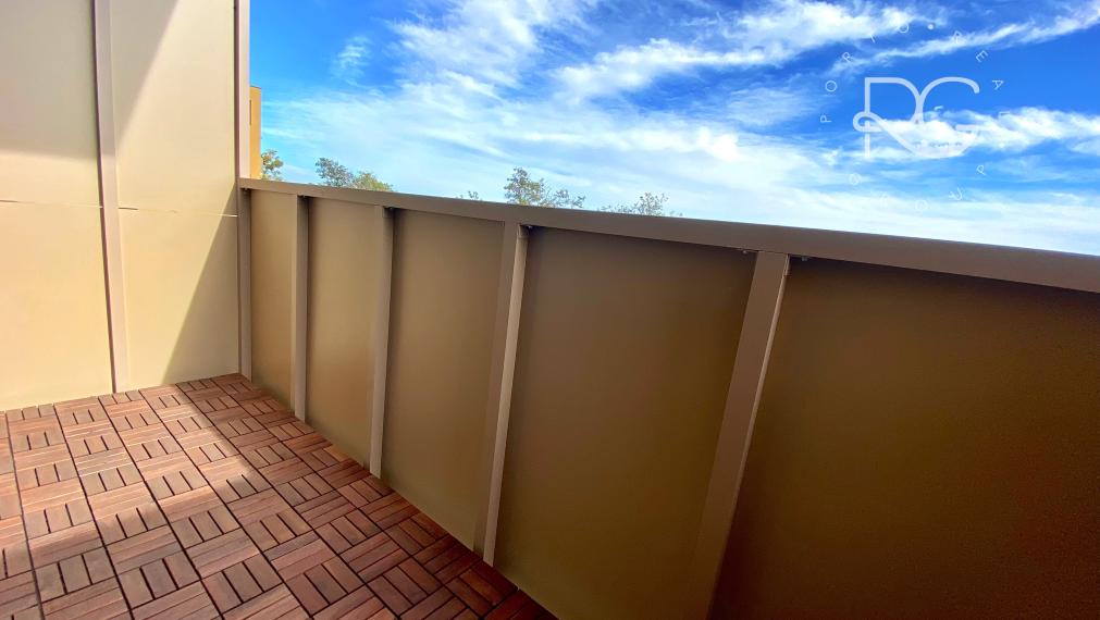 =PRENAJATÉ= Úplne nový zariadený moderný 1izb byt s loggiou, pivnicou a parkovaním v Miloslavove