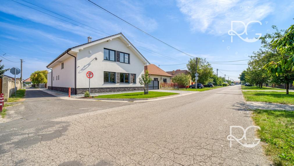 =PRENAJATÉ= Exkluzívny úplne nový 6izb RD vo Štvrtku na Ostrove na prenájom