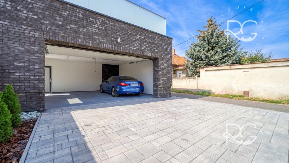 =PRENAJATÉ= Exkluzívny úplne nový 6izb RD vo Štvrtku na Ostrove na prenájom