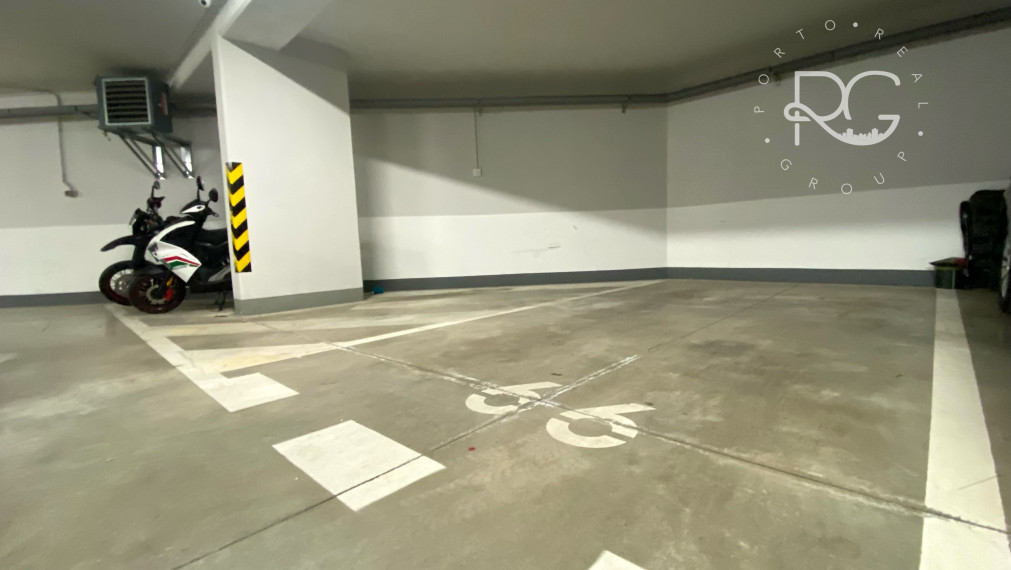 =PREDANÉ= Na predaj veľké garážové státie v bytovom komplexe Rača Gate - možnosť odpočtu DPH