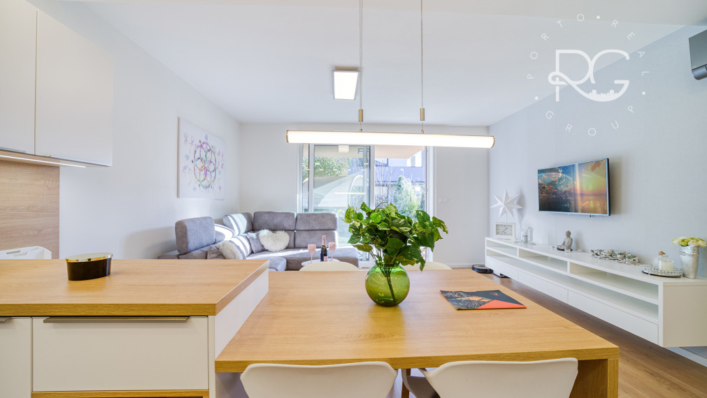 =PREDANÉ= Krásny zariadený 3izb byt s 3árovou záhradou a 2 park.miestami v novostavbe 15 min.od BA