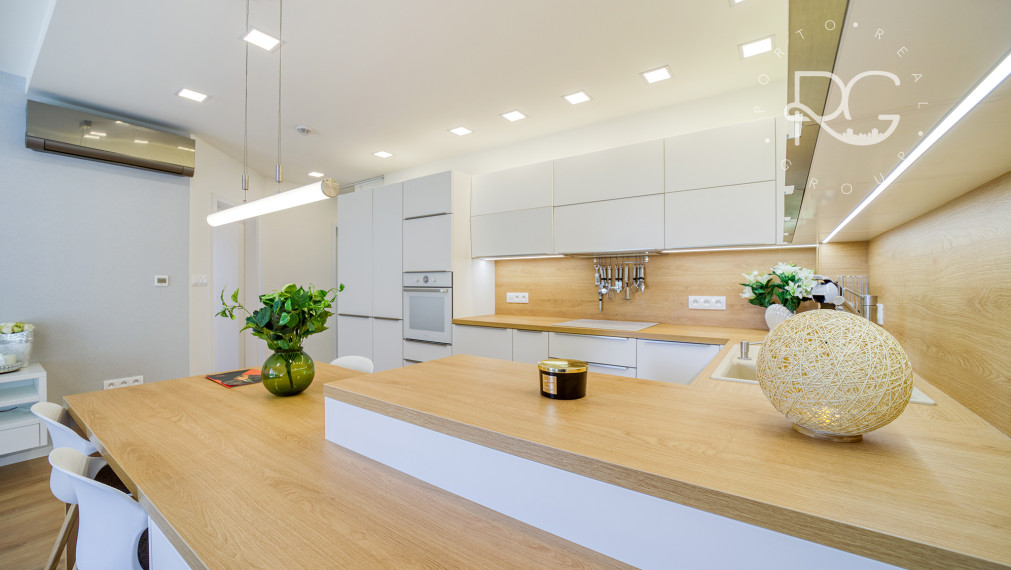 =PREDANÉ= Krásny zariadený 3izb byt s 3árovou záhradou a 2 park.miestami v novostavbe 15 min.od BA