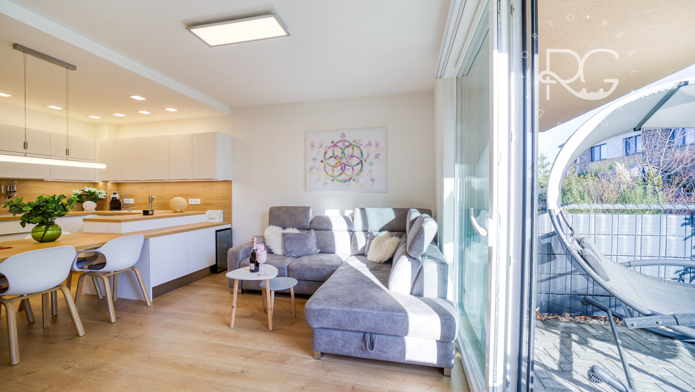 =PREDANÉ= Krásny zariadený 3izb byt s 3árovou záhradou a 2 park.miestami v novostavbe 15 min.od BA