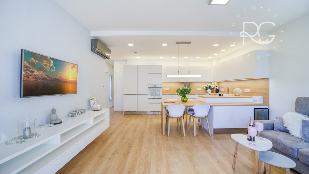 =PREDANÉ= Krásny zariadený 3izb byt s 3árovou záhradou a 2 park.miestami v novostavbe 15 min.od BA