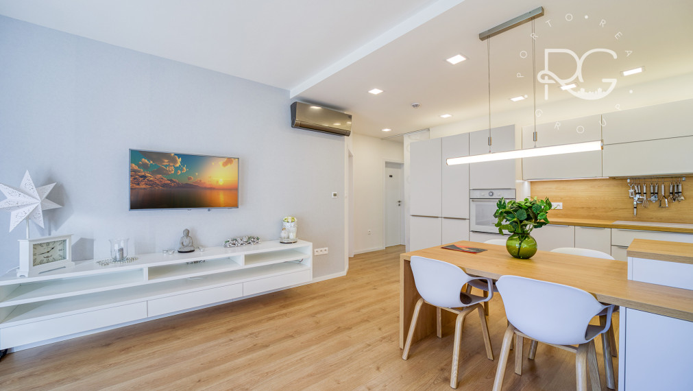 =PREDANÉ= Krásny zariadený 3izb byt s 3árovou záhradou a 2 park.miestami v novostavbe 15 min.od BA