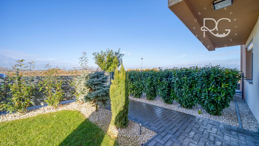 =PREDANÉ= Krásny zariadený 3izb byt s 3árovou záhradou a 2 park.miestami v novostavbe 15 min.od BA