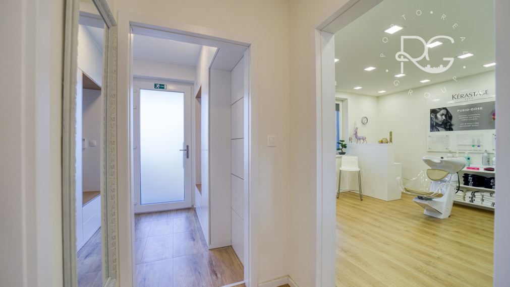 =PREDANÉ= Krásny zariadený 3izb byt s 3árovou záhradou a 2 park.miestami v novostavbe 15 min.od BA