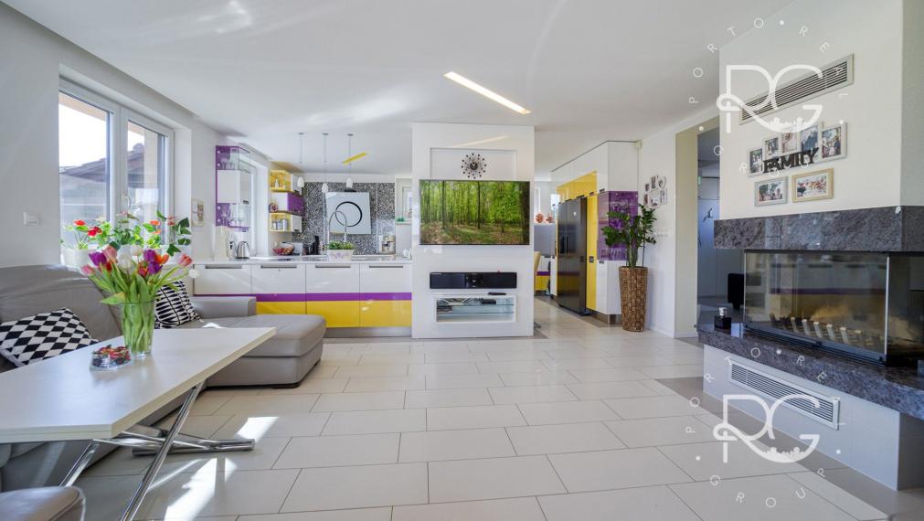 =PREDANÉ= Nadštandardný 5izb RD s bazénom a nádhernou záhradou v Kvetoslavove