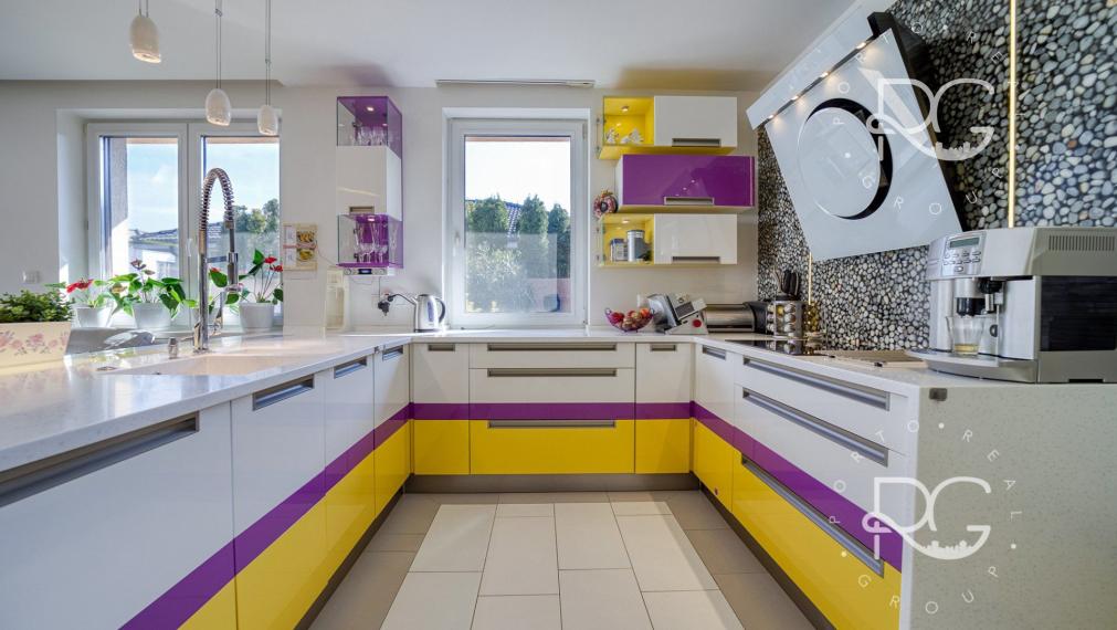 =PREDANÉ= Nadštandardný 5izb RD s bazénom a nádhernou záhradou v Kvetoslavove