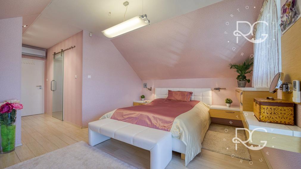 =PREDANÉ= Nadštandardný 5izb RD s bazénom a nádhernou záhradou v Kvetoslavove