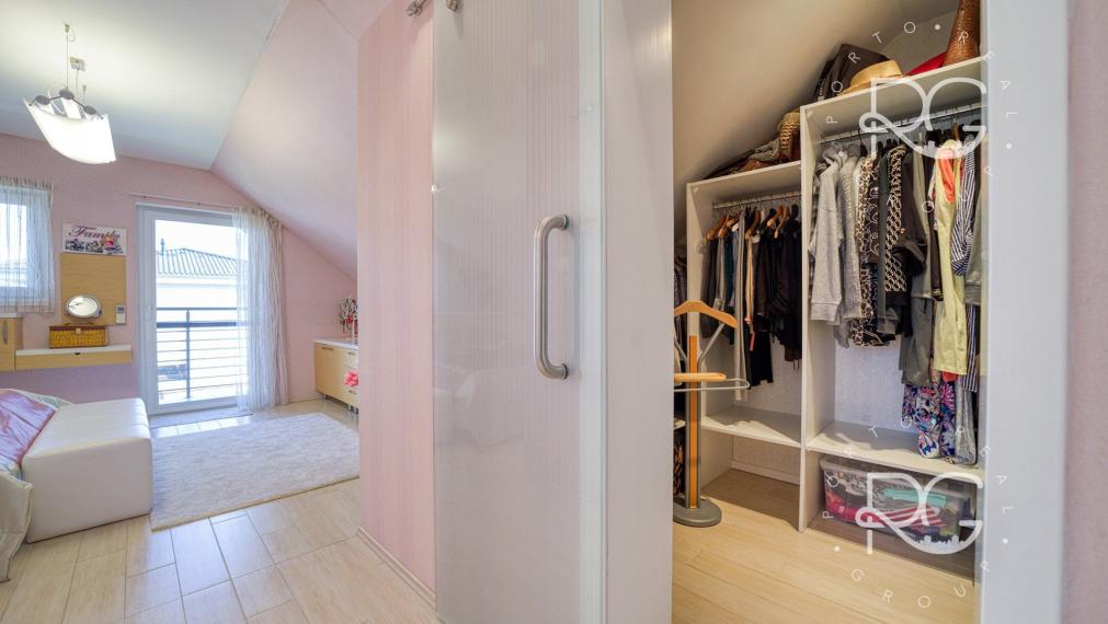 =PREDANÉ= Nadštandardný 5izb RD s bazénom a nádhernou záhradou v Kvetoslavove