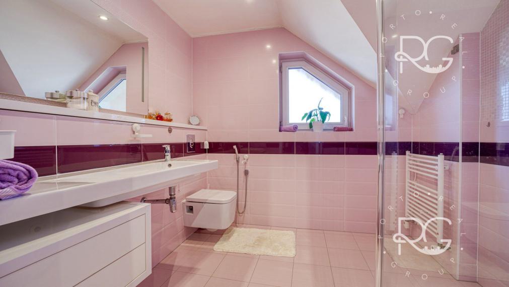 =PREDANÉ= Nadštandardný 5izb RD s bazénom a nádhernou záhradou v Kvetoslavove