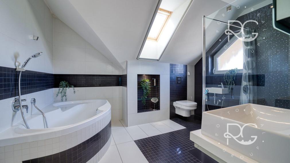 =PREDANÉ= Nadštandardný 5izb RD s bazénom a nádhernou záhradou v Kvetoslavove