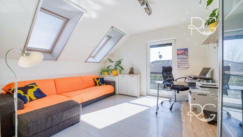 =PREDANÉ= Nadštandardný 5izb RD s bazénom a nádhernou záhradou v Kvetoslavove