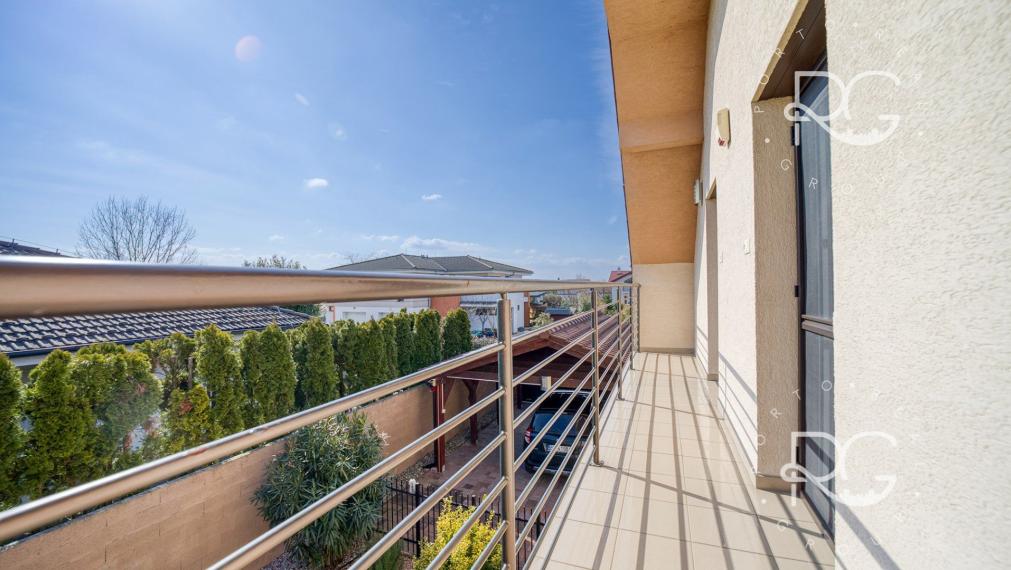 =PREDANÉ= Nadštandardný 5izb RD s bazénom a nádhernou záhradou v Kvetoslavove