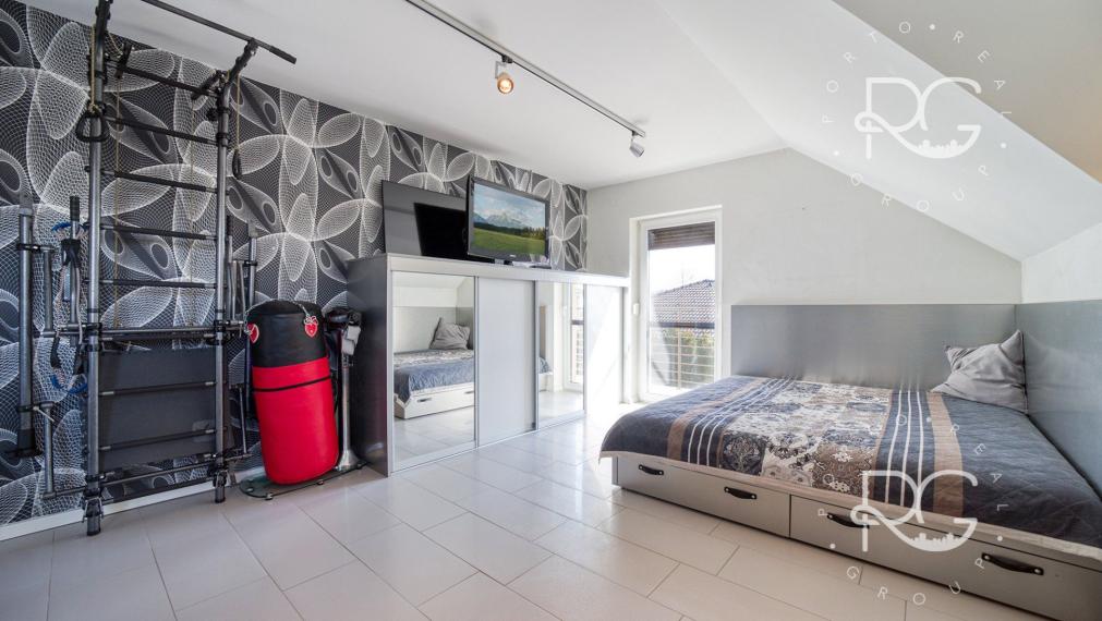 =PREDANÉ= Nadštandardný 5izb RD s bazénom a nádhernou záhradou v Kvetoslavove