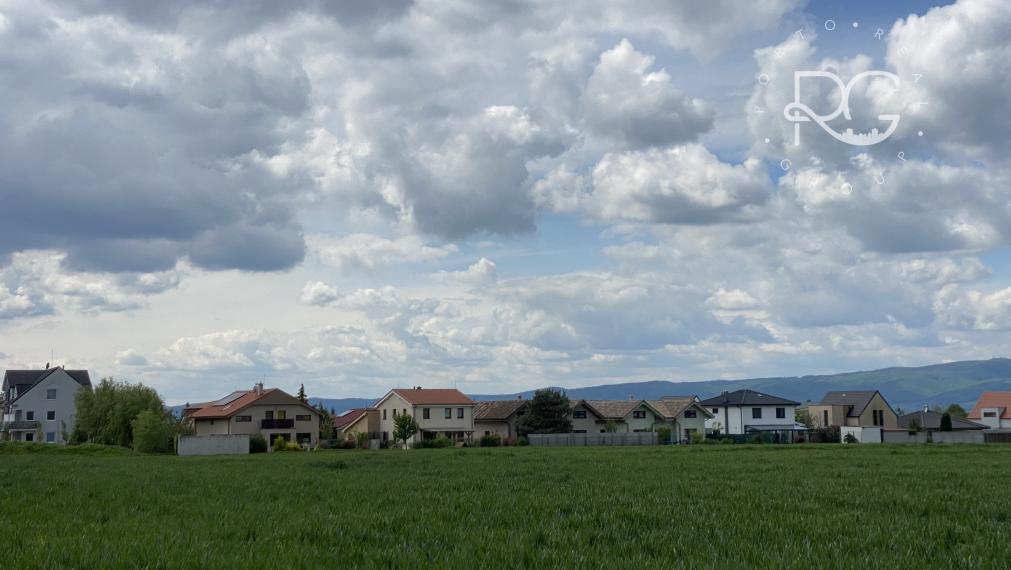 Pozemky v krásnom prostredí v Chorvátskom Grobe za priaznivú cenu vhodné aj investične-možné kúpiť aj jednotlivo