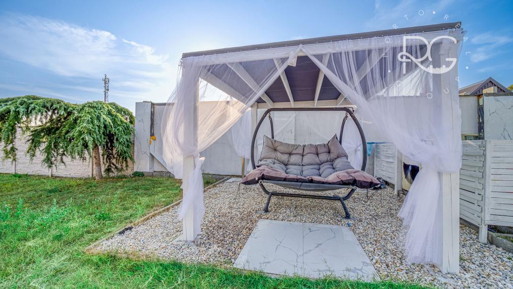 Veľkolepá a moderná nízkoenergetická 10izb vila na 40 árovom pozemku s bazénom, zimnou záhradou a dvojgarážou v Jakubove