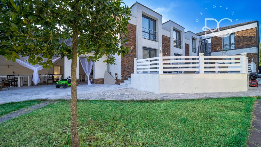 Veľkolepá a moderná nízkoenergetická 10izb vila na 40 árovom pozemku s bazénom, zimnou záhradou a dvojgarážou v Jakubove