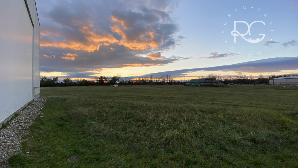 Hala na 225 árovom pozemku v „9225 Dunakiliti Ipari Park“ za SUPER cenu na predaj