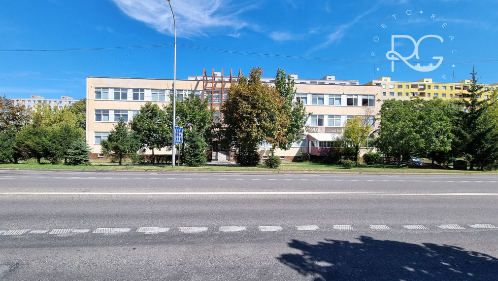 Na prenájom kancelária 36,2 m2 Wolkrova, Bratislava V – Petržalka