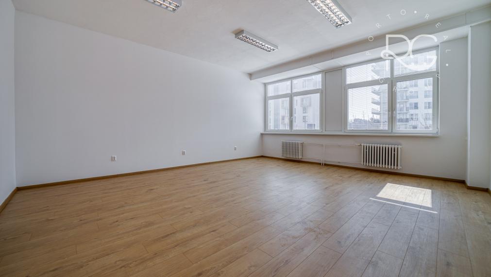 Na prenájom kancelária 39,29 m2 Wolkrova, Bratislava V – Petržalka