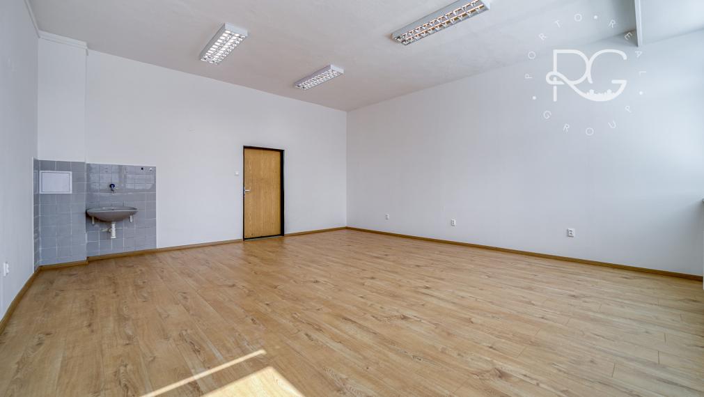 Na prenájom kancelária 39,29 m2 Wolkrova, Bratislava V – Petržalka