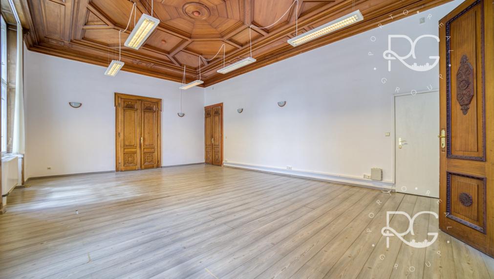 Krásna historická budova v Starom Meste na predaj