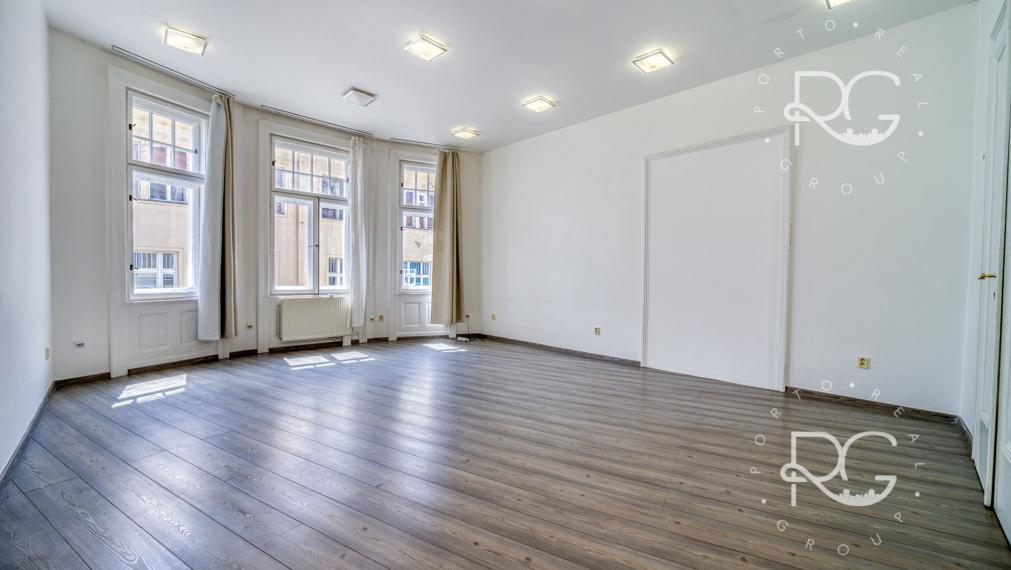 Krásna historická budova v Starom Meste na predaj