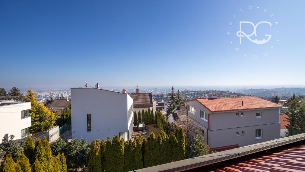 = PRENAJATÉ = 2,5-izbový byt na Kolibe, ul. Brečtanová, BA III