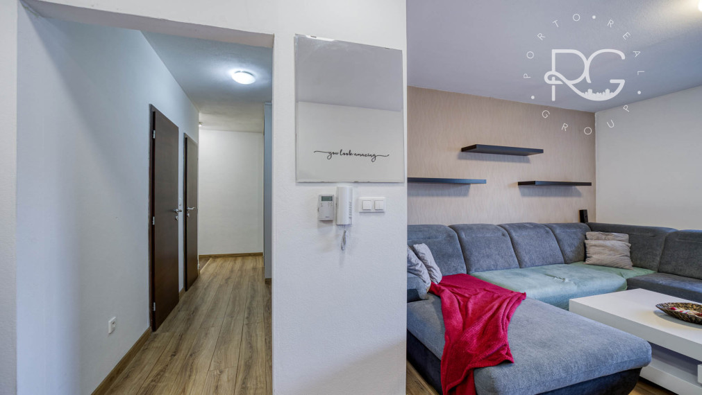 =PREDANÉ=Moderný 2izb byt s predzáhradkou a parkovaním v cene v obľúbenej lokalite v Rovinke