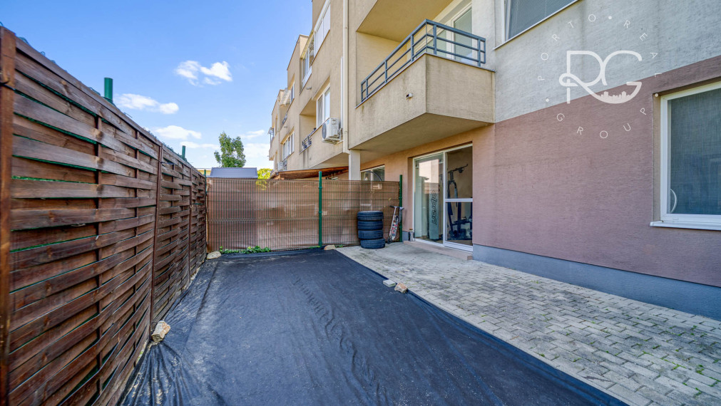 =PREDANÉ=Moderný 2izb byt s predzáhradkou a parkovaním v cene v obľúbenej lokalite v Rovinke