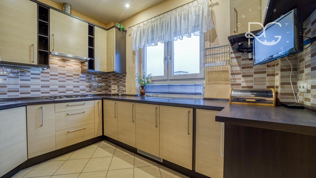 = REZERVOVANÉ = Staromestské bývanie v 3,5-izbovom byte v Bratislave I – Krížna ulica