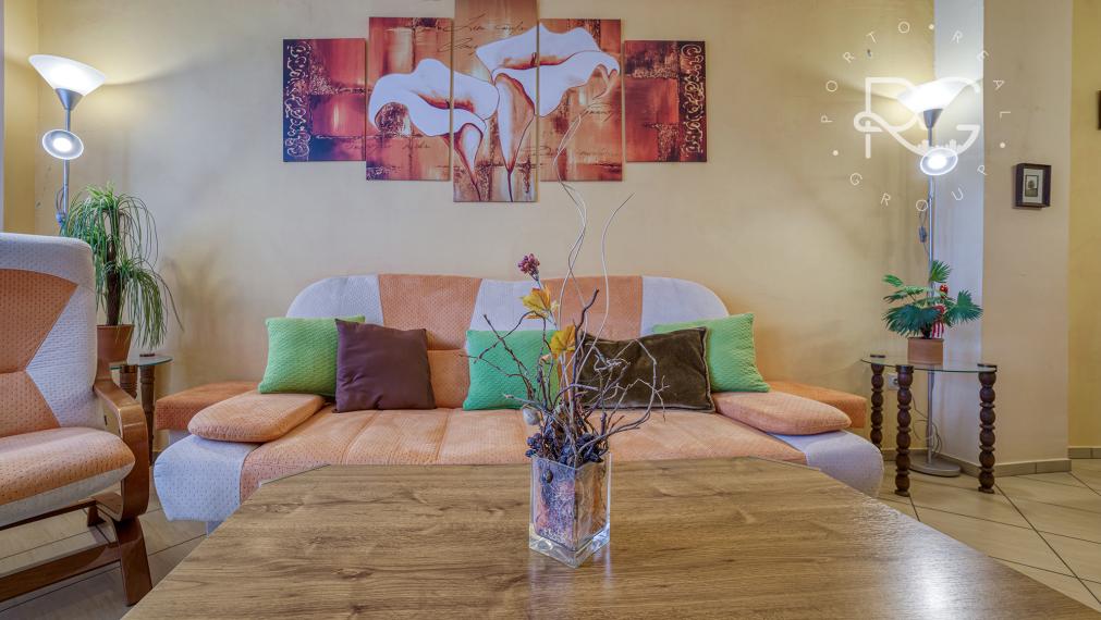 = REZERVOVANÉ = Staromestské bývanie v 3,5-izbovom byte v Bratislave I – Krížna ulica