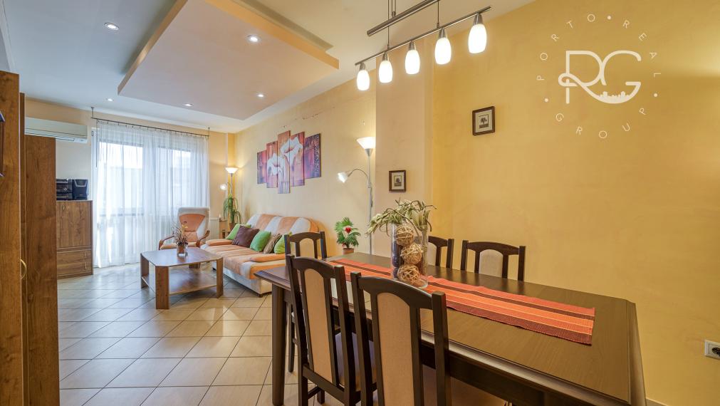 = REZERVOVANÉ = Staromestské bývanie v 3,5-izbovom byte v Bratislave I – Krížna ulica