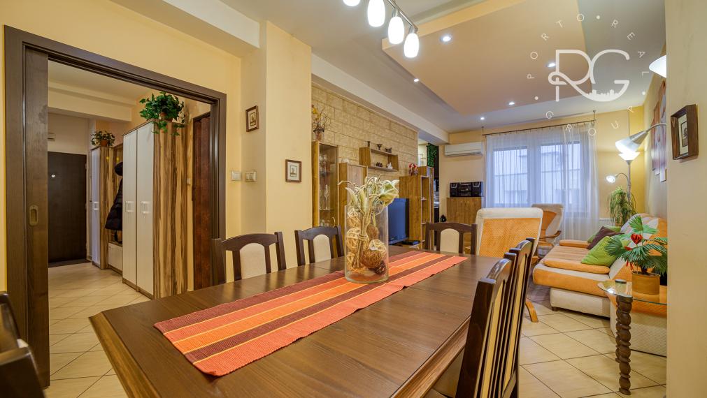 = REZERVOVANÉ = Staromestské bývanie v 3,5-izbovom byte v Bratislave I – Krížna ulica