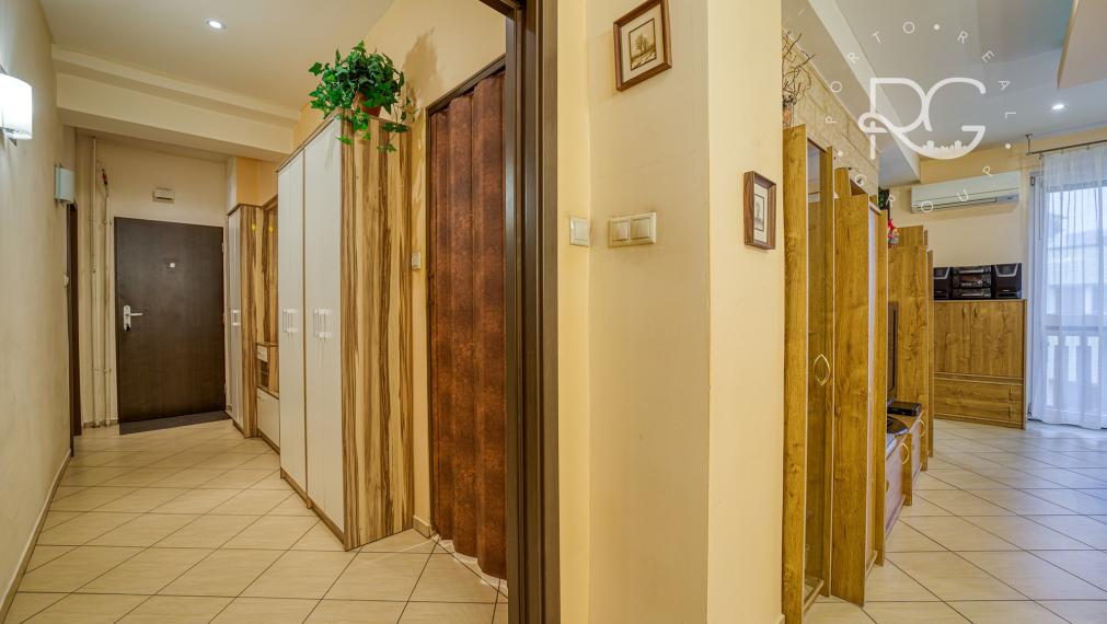 = REZERVOVANÉ = Staromestské bývanie v 3,5-izbovom byte v Bratislave I – Krížna ulica