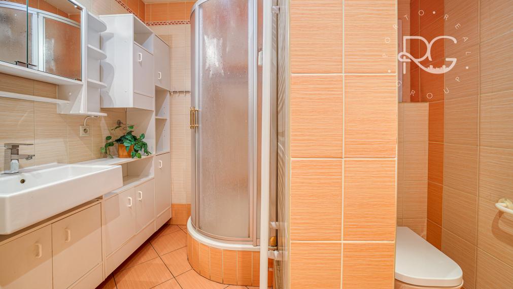 = REZERVOVANÉ = Staromestské bývanie v 3,5-izbovom byte v Bratislave I – Krížna ulica